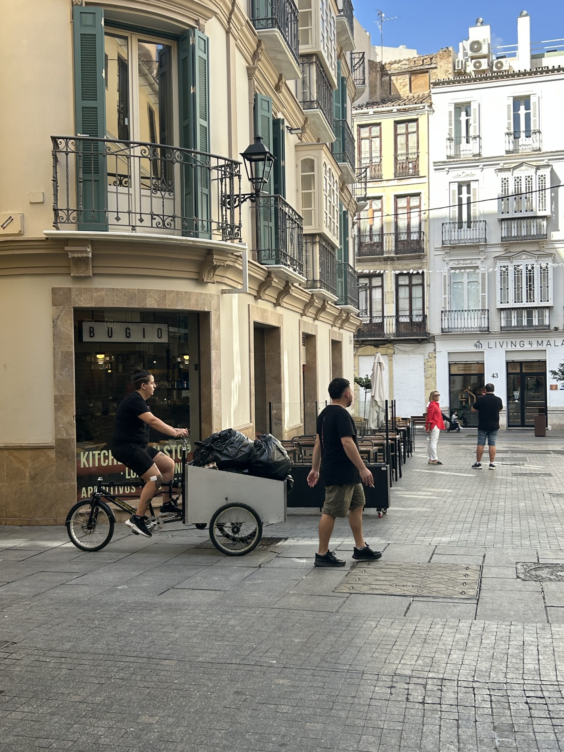 Malaga, czyli miasto z ograniczonym ruchem samochodów.